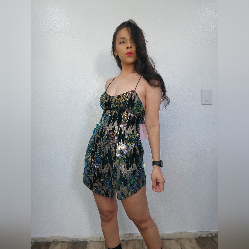 Dress - Picture 2 of 10